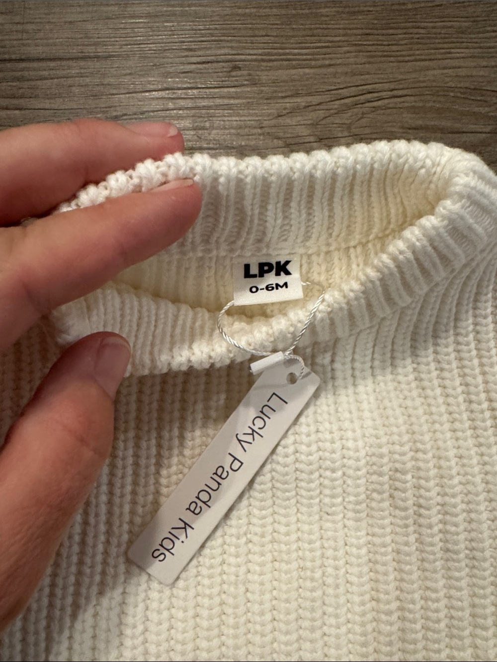 ๐ LPK Chunky Knit Baby Sweater. Winter White. 0-6 months. NWT!๐๐ - Picture 2 of 4
